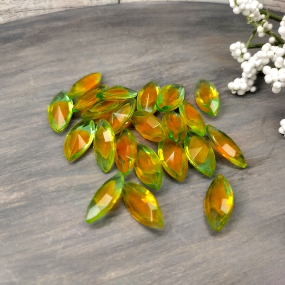 Jewelry Making Peridot Navettes 20 Jewels Per Set - Picture 1 of 5